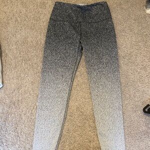 Gradient Black and White Leggings (like new)